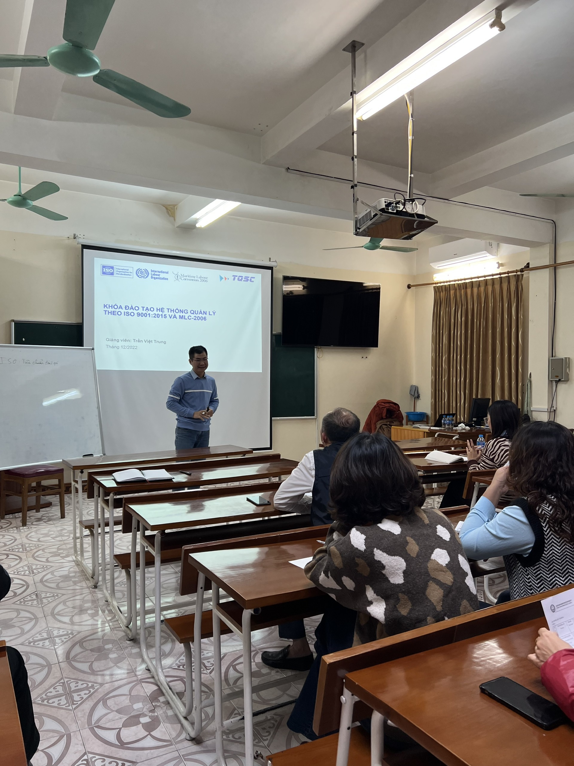 KHÓA ĐÀO TẠO HỆ THỐNG QUẢN LÝ CHẤT LƯỢNG VÀ CÔNG ƯỚC LAO ĐỘNG HÀNG HẢI THEO TIÊU CHUẨN ISO 9001-2015 VÀ MLC 2006