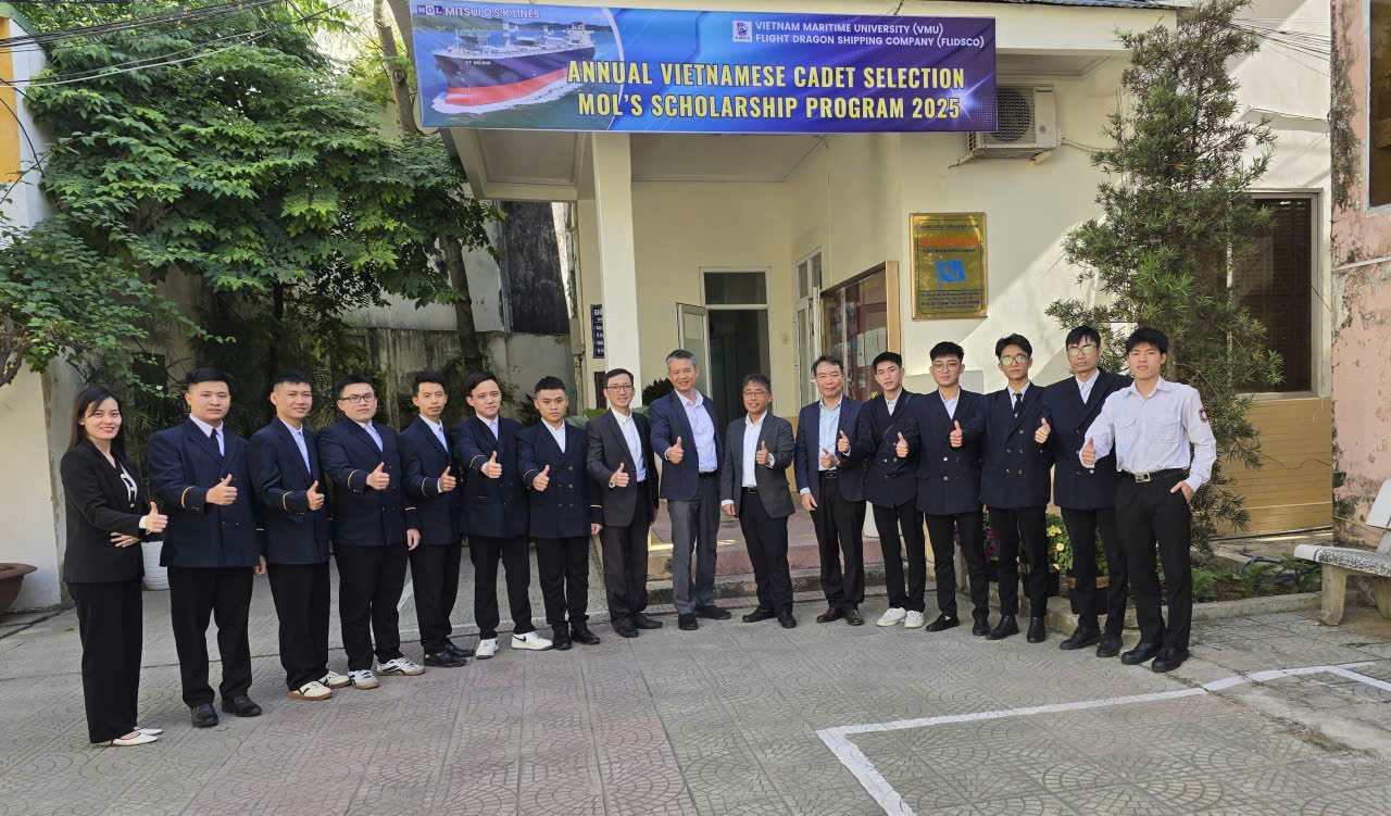 HỢP TÁC HIỆU QUẢ CÙNG MOL VÀ TRIỂN KHAI CẤP HỌC BỔNG CHO SINH VIÊN NĂM 2025